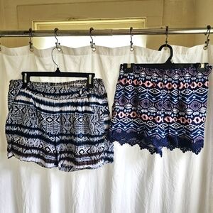Bundle of 2 pattern shorts (M)